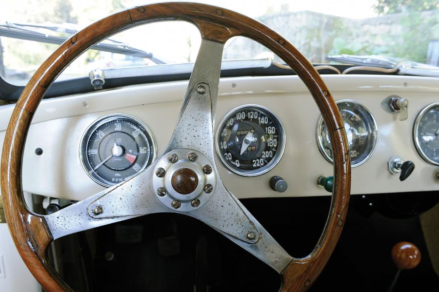 Панель приборов Siata Daina SL Coupe 1952 года  (фото 6 из 21)